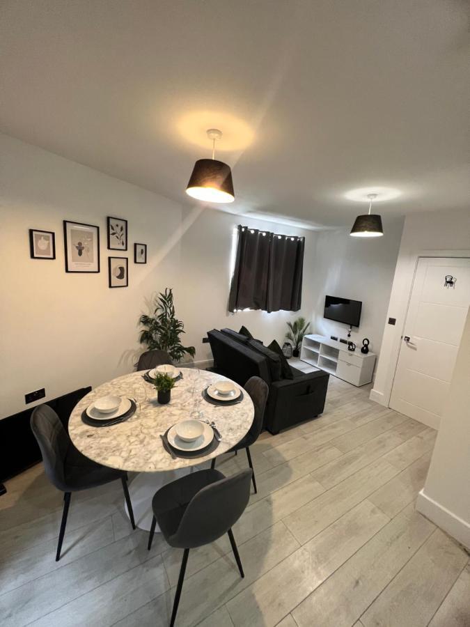 2 Bedroom Flat Λονδίνο Εξωτερικό φωτογραφία
